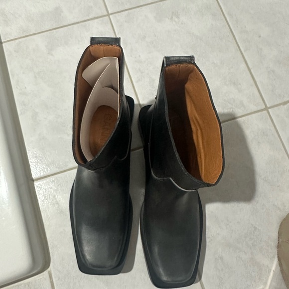 Ganni Black Leather Low MC Boots - Picture 9 of 9